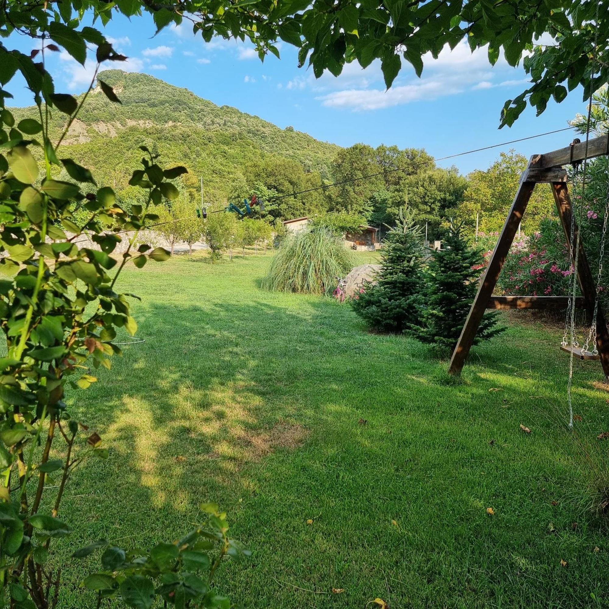 House With Big Garden And Barbeque In Nature Vurgaréli Kültér fotó