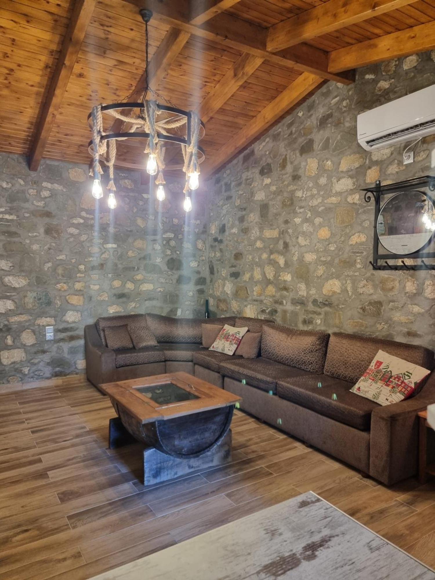 House With Big Garden And Barbeque In Nature Vurgaréli Kültér fotó